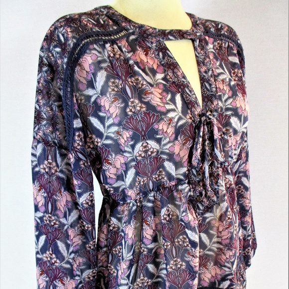 SKYLAR & JADE womens Small LACE UP FRONT top (P)E2 - Picture 2 of 8